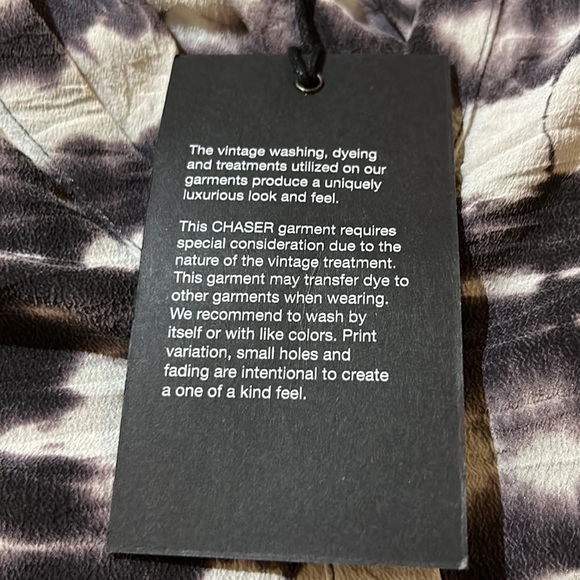 Chaser Tiered Sleeve Blouse. NWT. Medium - Picture 8 of 8